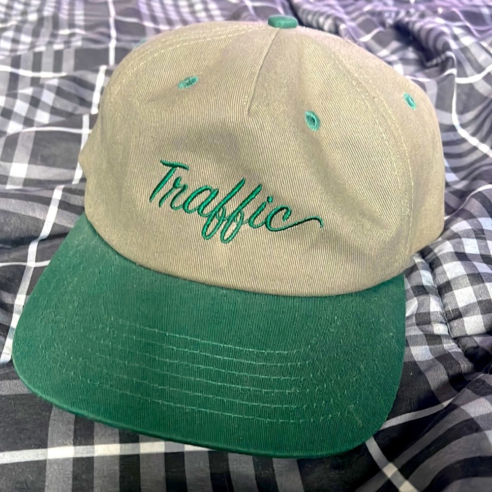 Traffic hat adjustable